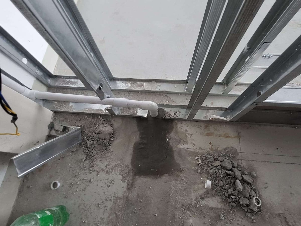 Floor setting-out and framing during showroom fit-out