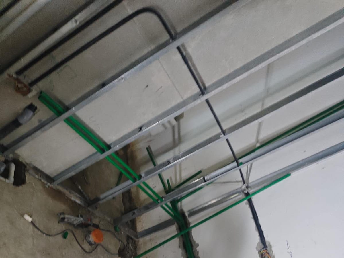 Overhead services coordination during car showroom fit-out