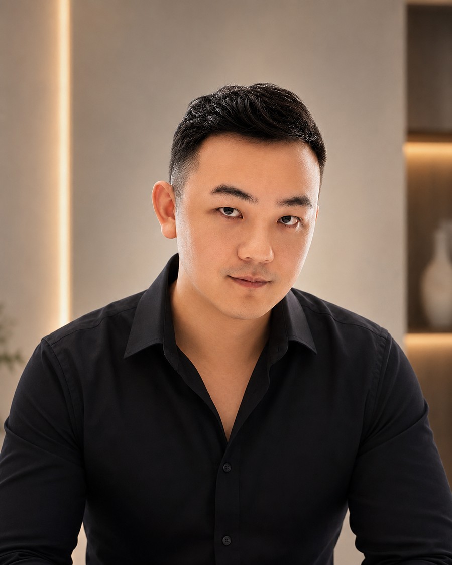 Simon Zeng, Co-founder and Project Director of Wooden Star Decor